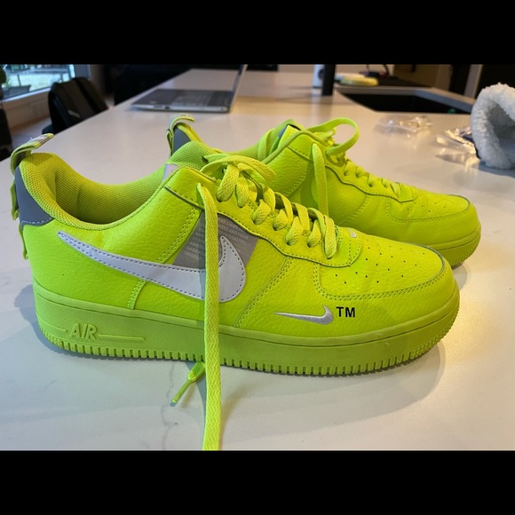 Lime Green Air Force ones, men’s size 9.5. - Picture 4 of 4
